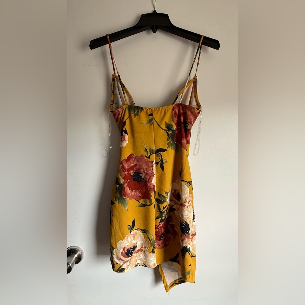Sundress - Picture 2 of 4
